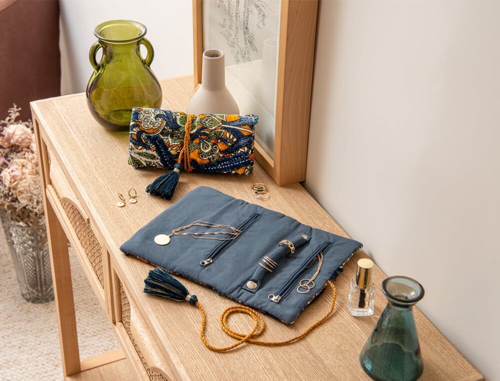 Pochette a bijoux on sale